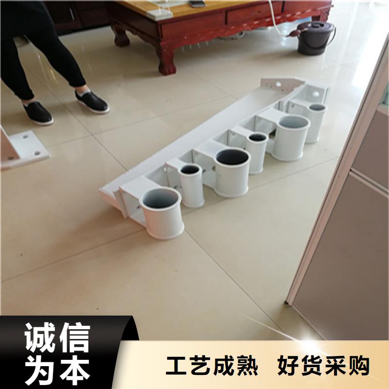 不锈钢复合管河道栏杆产品经久耐用