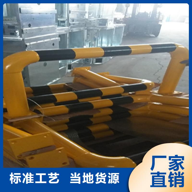 品质保障：钢板河道防撞栏杆