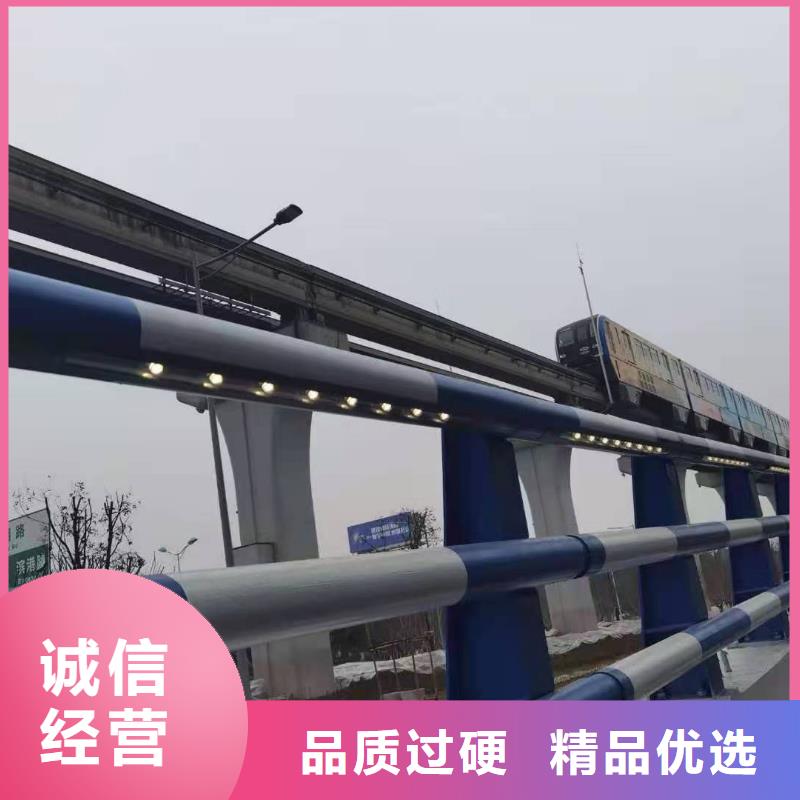 道路桥梁防撞护栏-热镀锌立柱每个细节都严格把关