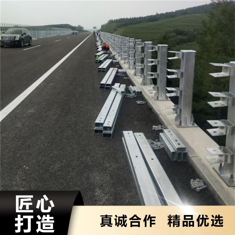 桥上的防撞护栏产品详细介绍