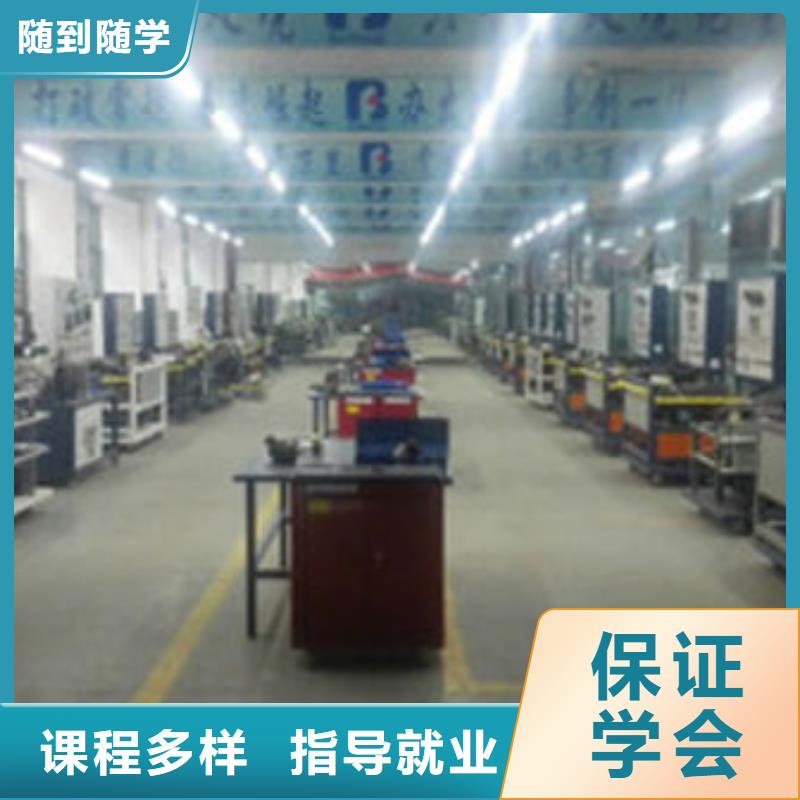 汽车维修游戏设计培训指导就业