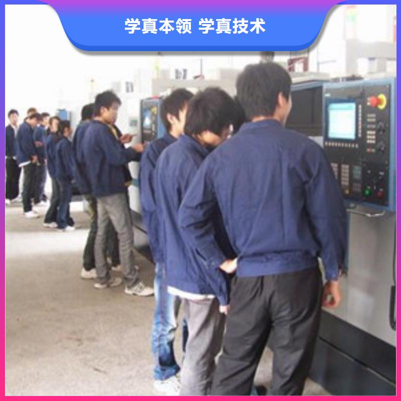 实训为主的数控车床学校教学实力雄厚校园优美