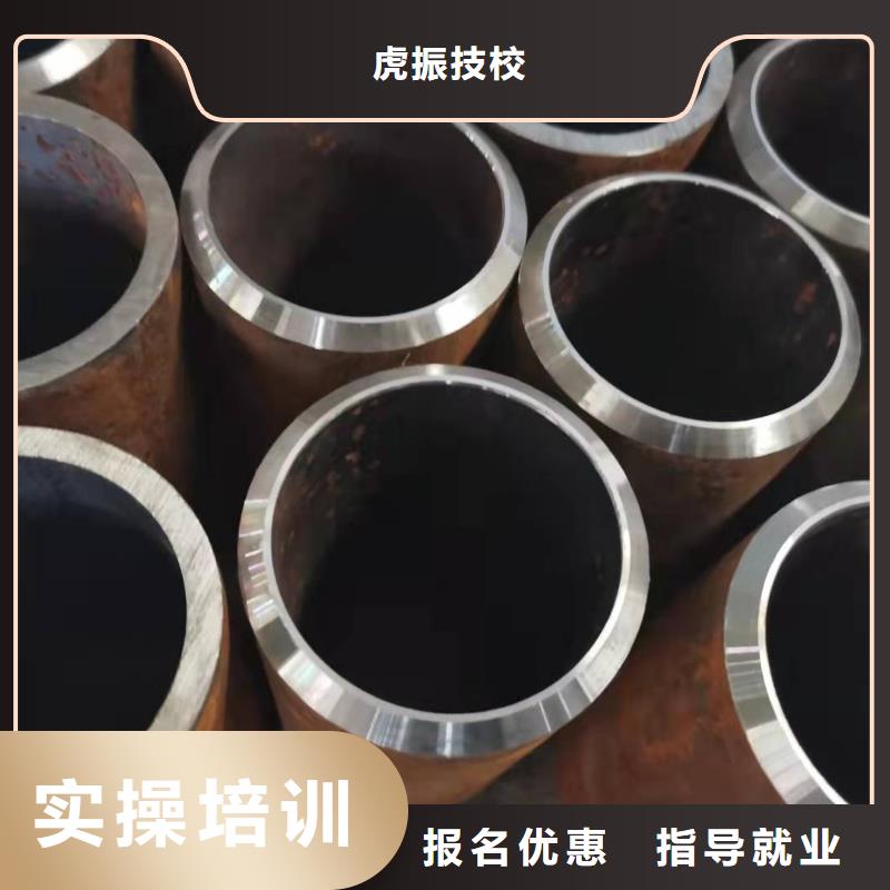 焊工学校中西糕点班实操培训