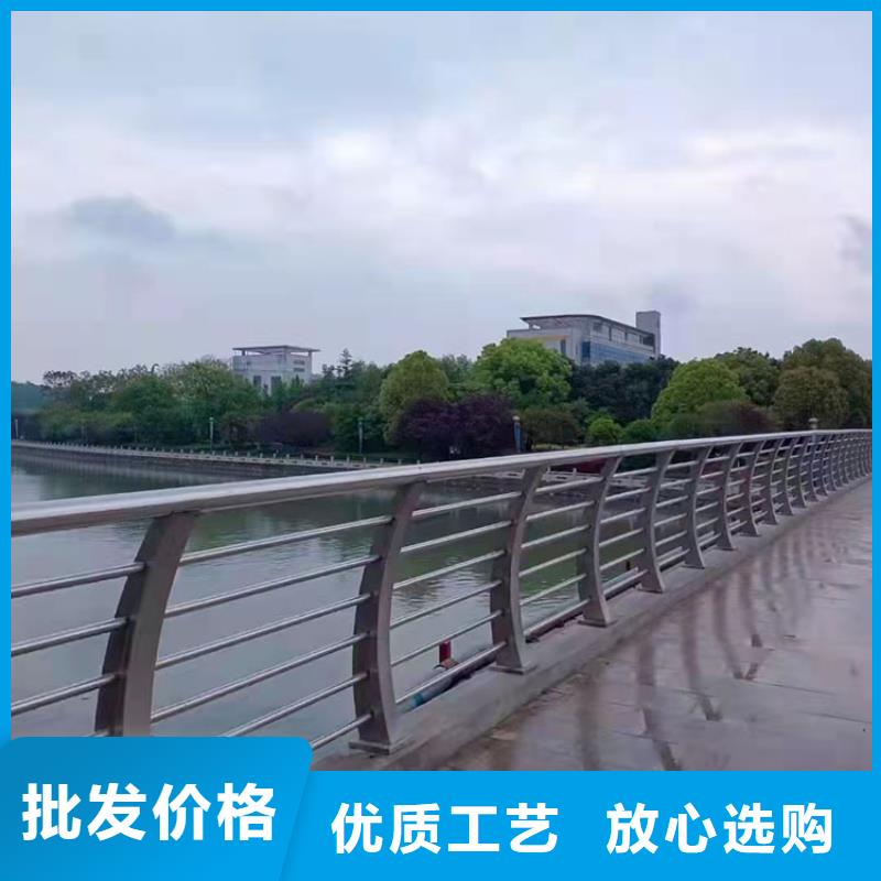 道路防撞護(hù)欄-道路隔離欄用心做好細(xì)節(jié)