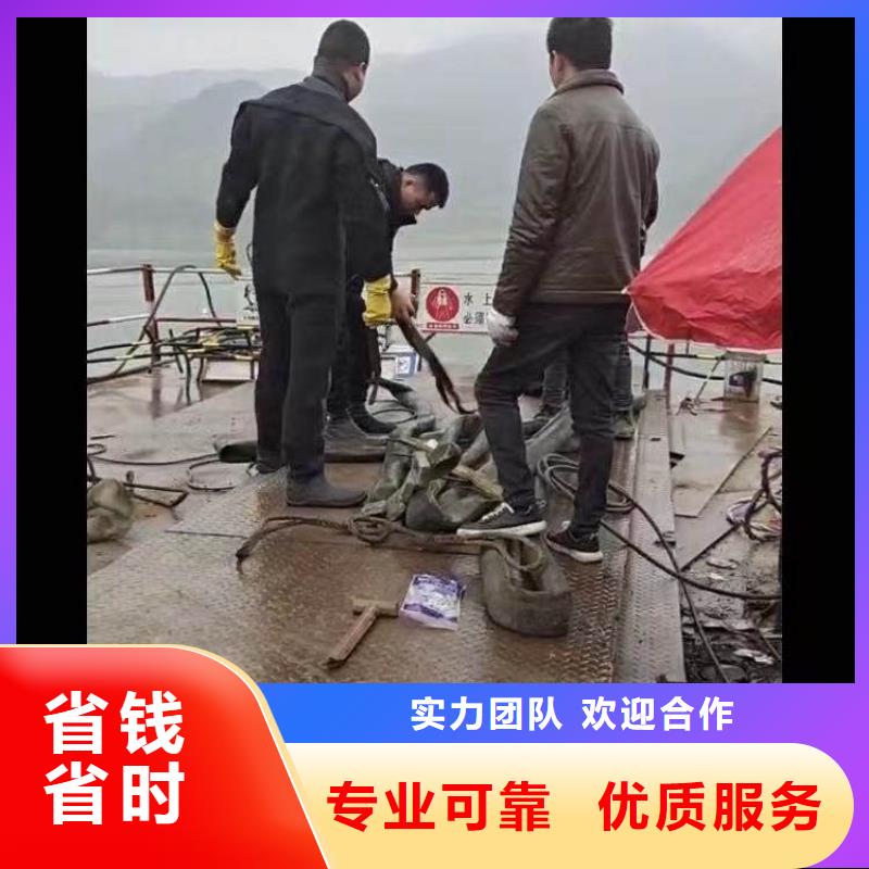  水上浮吊船服务热情